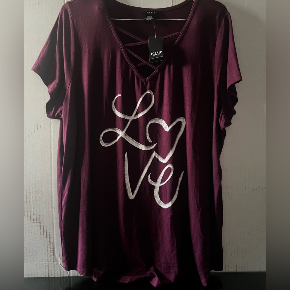 Torrid Burgundy Love Graphic Tee - Picture 7 of 12